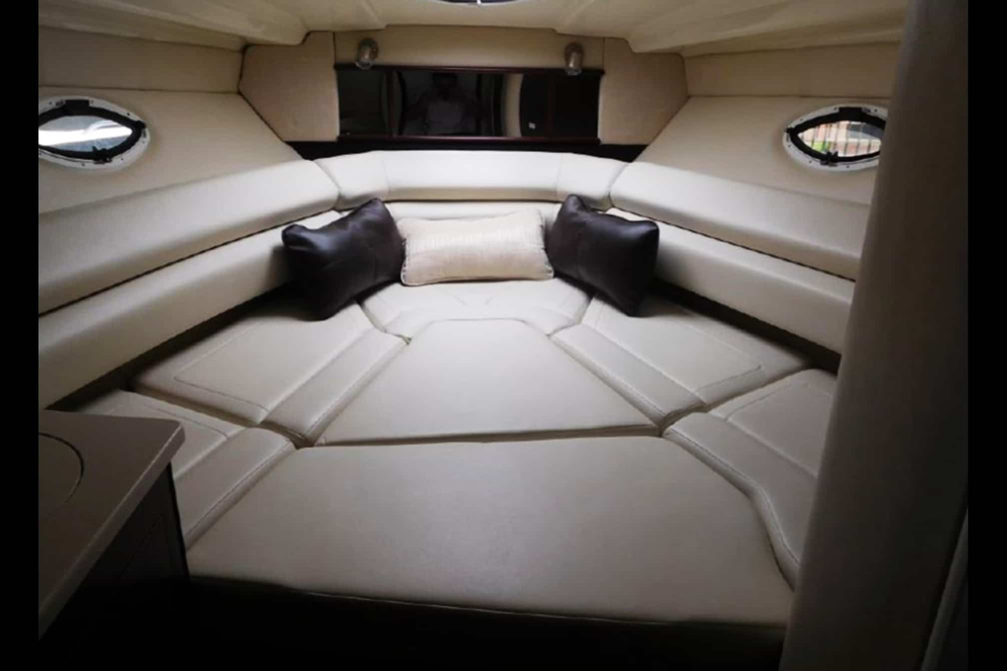 #nivo-caption1-3 Yacht Interior Bed And Cushions